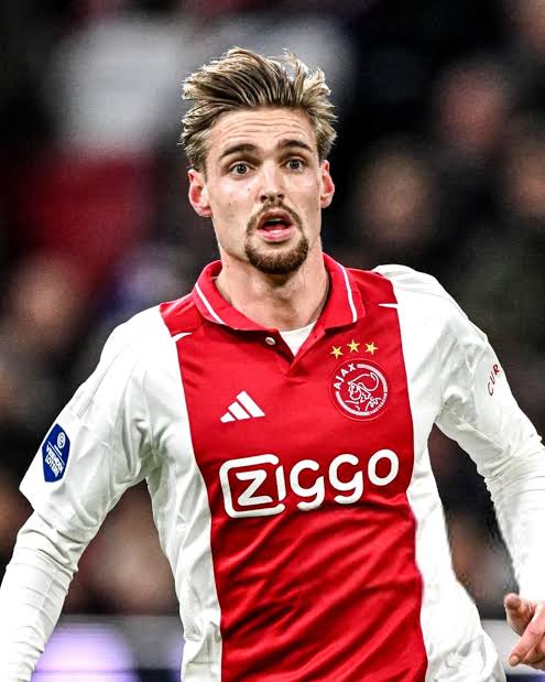 FC Porto’s New Era Begins with Farioli Eyeing Ambitious Midfield Signing from Dutch Giants